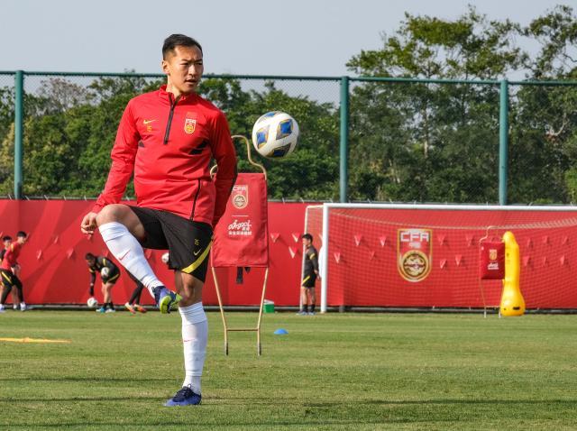 开云手机-国足物色吴曦替代者 12强赛后两战要警惕红黄牌