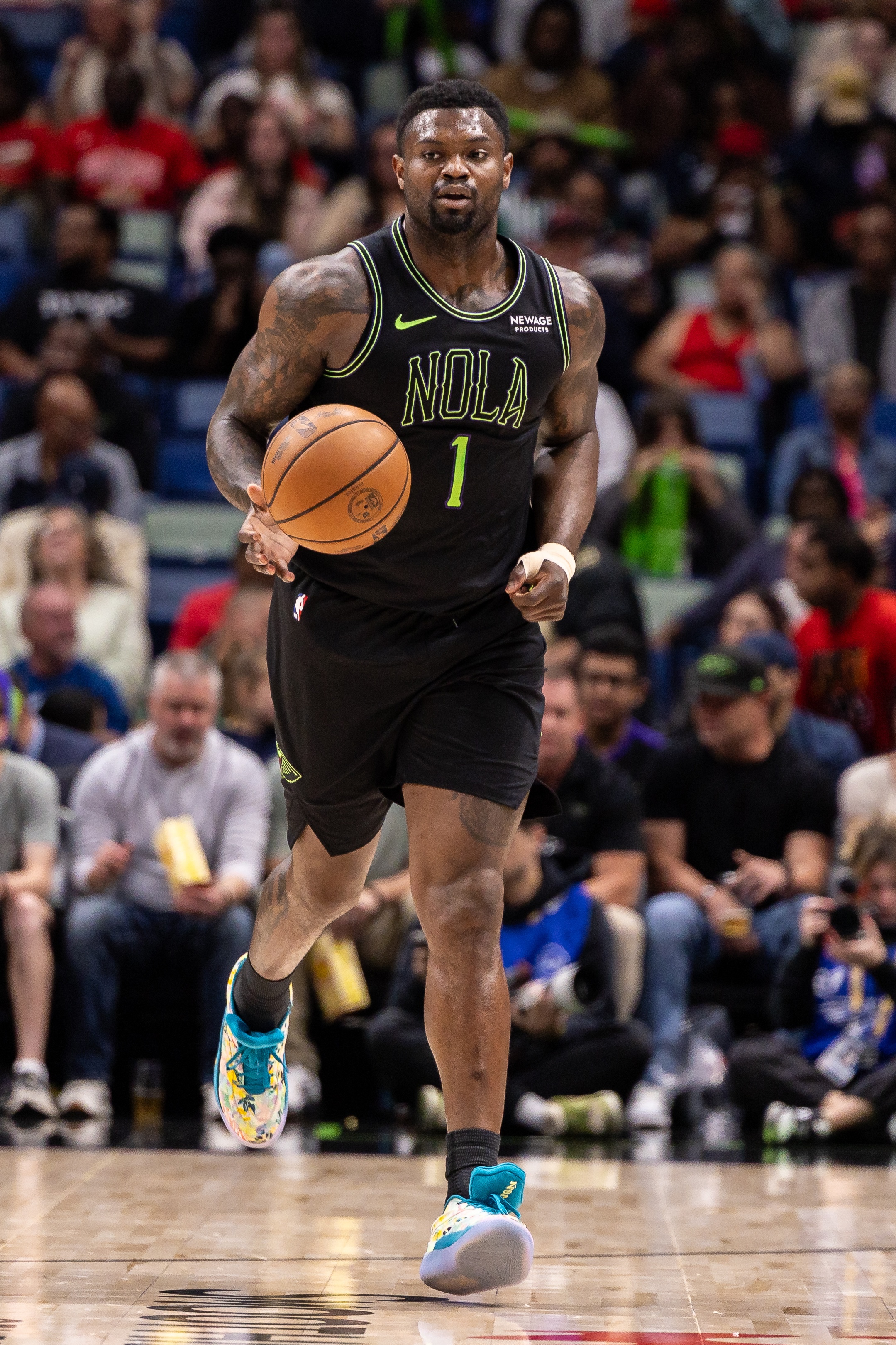 开云网址-进攻效率还是高！锡安对阵火箭8投6中&amp;8罚6中 砍下18分4板3助